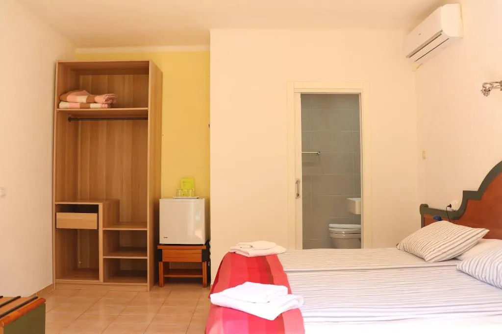 Room, Hostal Amistad, Majorca
