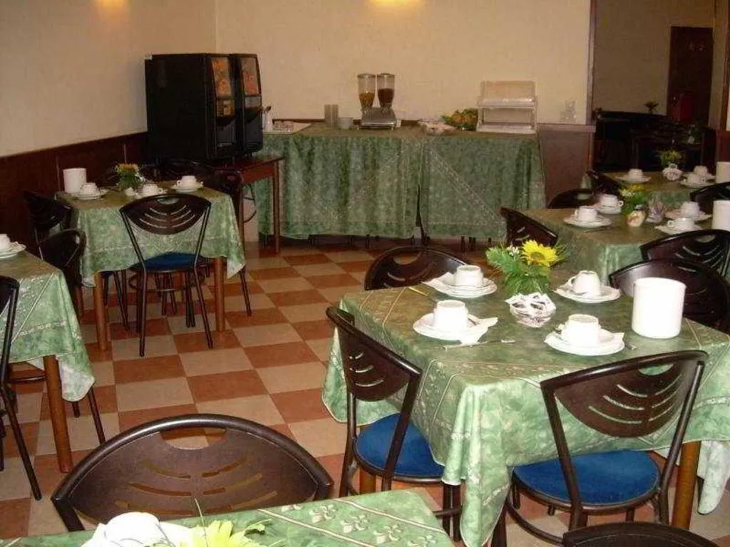 Restaurant, Paris Hotel, Rome