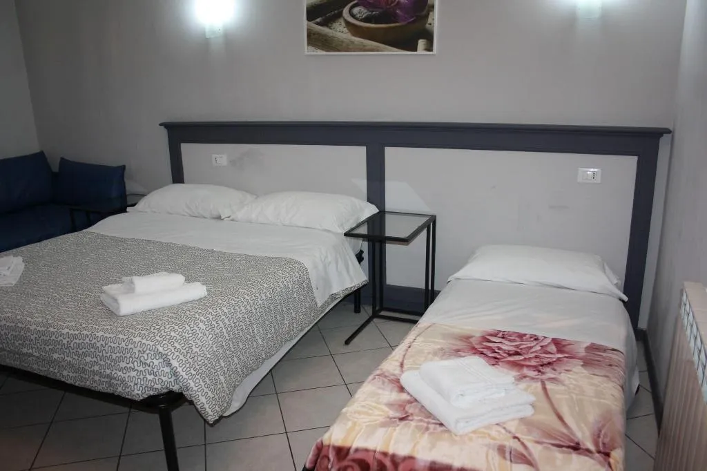 Room, Fanti Rooms, Naples