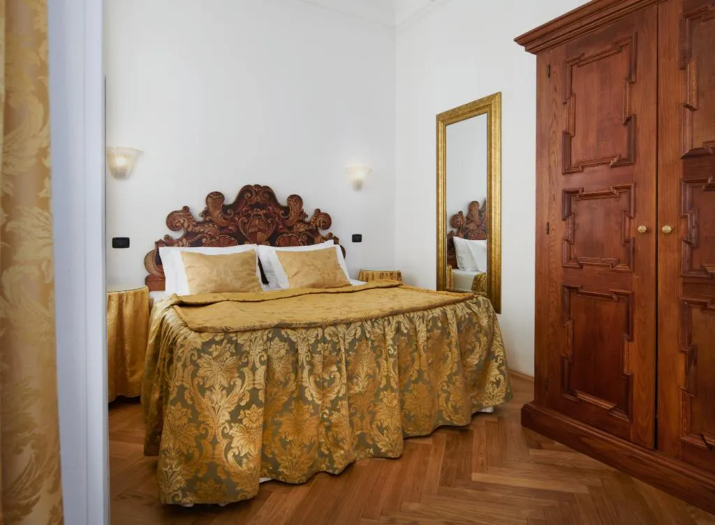 QUADRUPLE STANDARD Room, Charles Bridge Palace, Prague