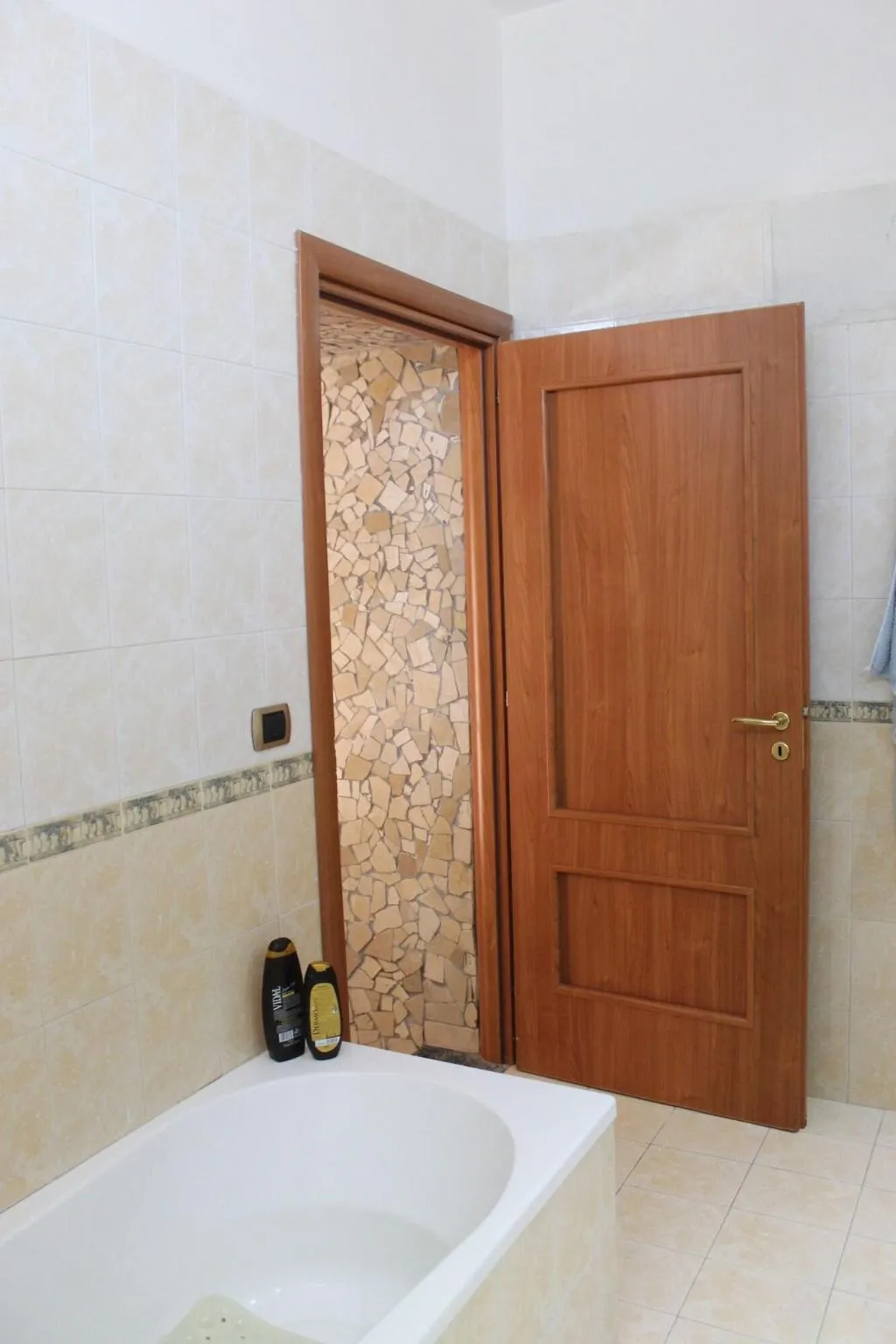 Room, Sanfralù, Naples