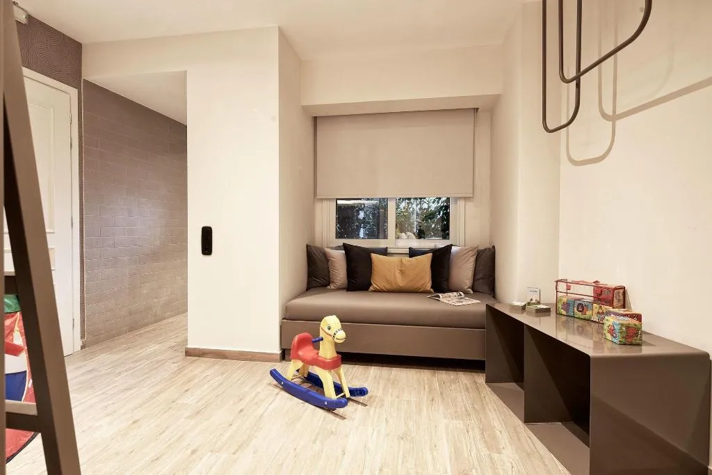 Room, Athens4, Athens