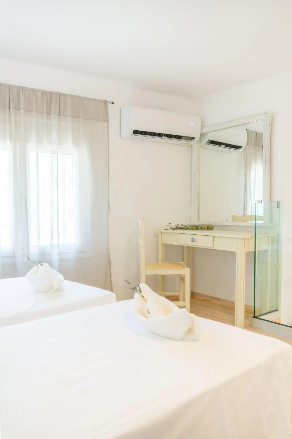 Room, Happiness Apartments, Crete