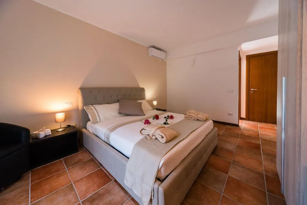 Room, Le Undici Rose, Rome