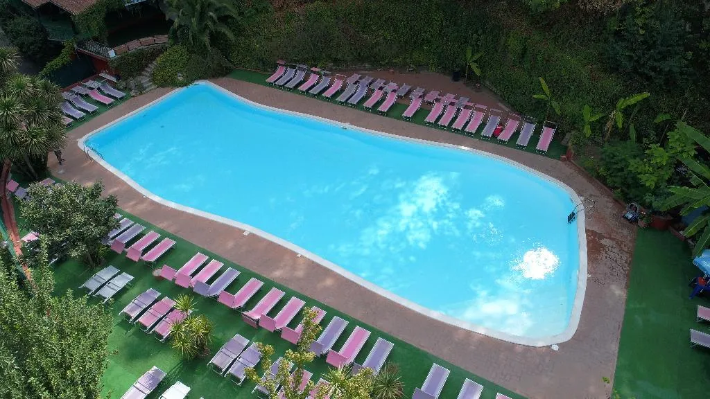 Pool, Seven Hills Village, Rome