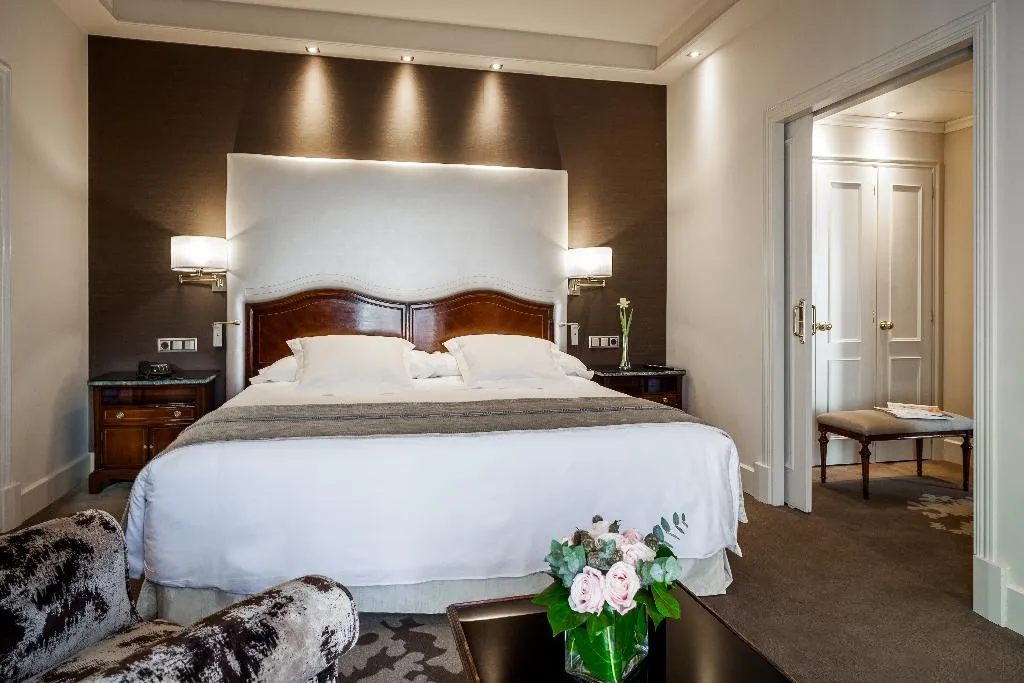 JUNIOR SUITE WITH TERRACE Room, Wellington Hotel & Spa Madrid, Madrid