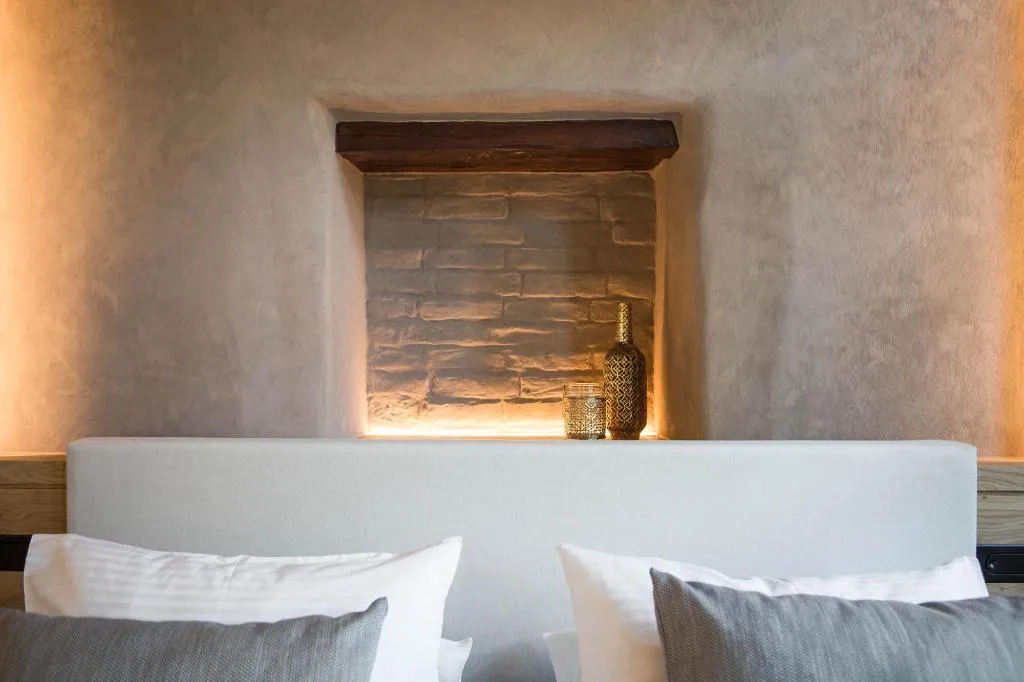 Room, J&G Suites, Crete