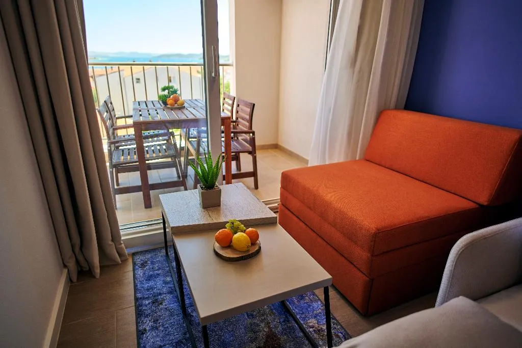 APARTMENT SEA VIEW WITH BALCONY Room, Arancini Residence, Split