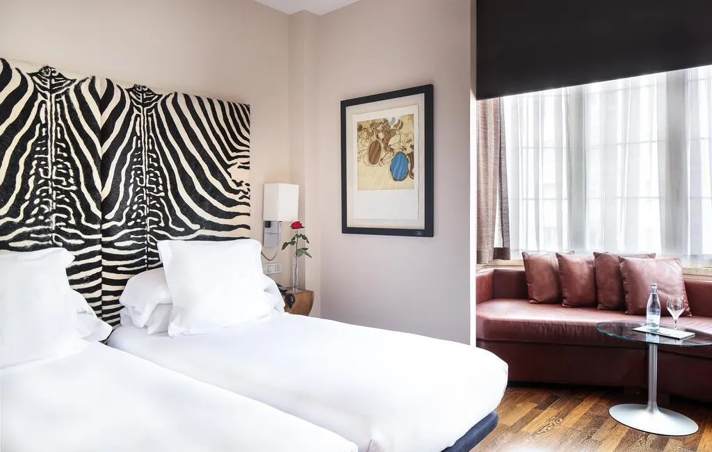 DOUBLE SINGLE USE DELUXE Room, Gran Derby Suites, Barcelona