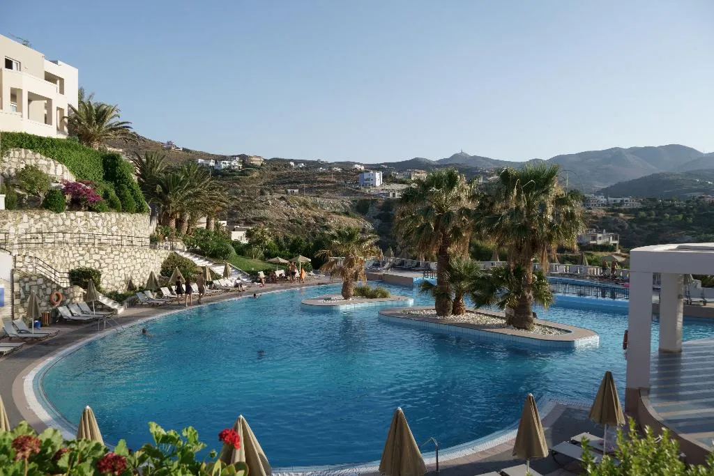 Pool, Athina Palace, Crete