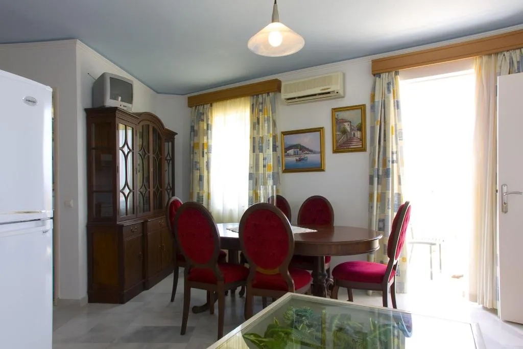 Room, Futura, Crete