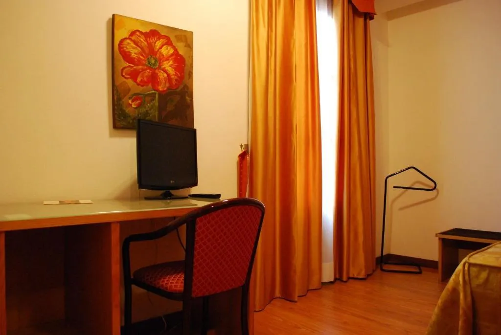 QUADRUPLE ECONOMY Room, Tre Torri, Catania