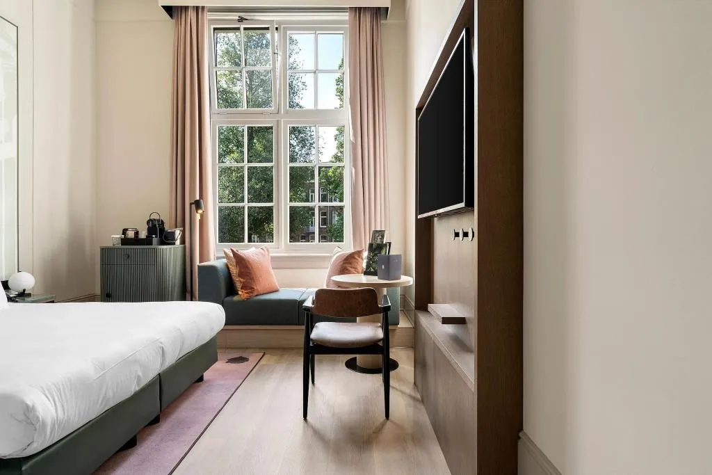 Room, College Hotel Amsterdam, Autograph Collection, Amsterdam