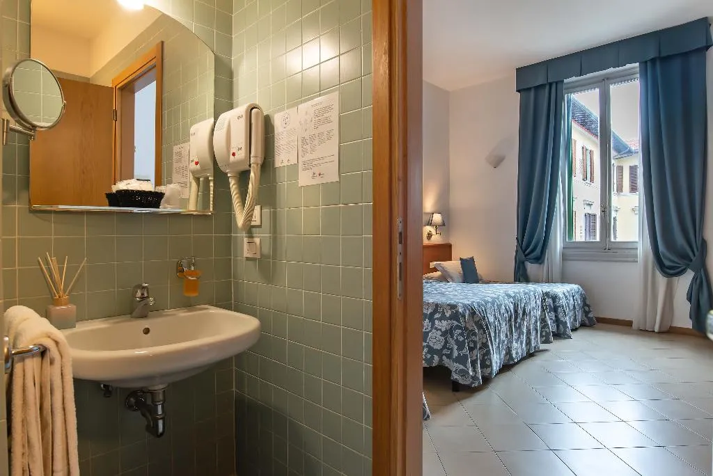 QUADRUPLE CLASSIC Room, Hotel Bonifacio, Florence