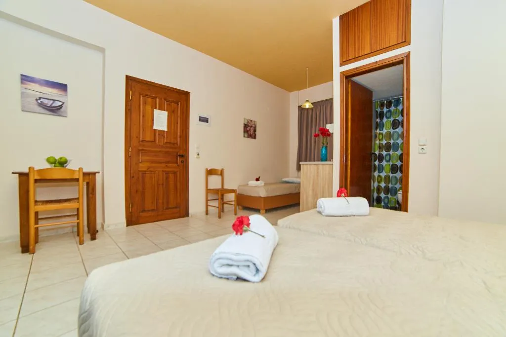 STUDIO CAPACITY 3 Room, Villa Diasselo, Crete