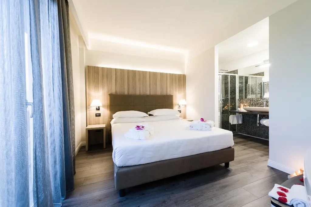 JUNIOR SUITE STANDARD Room, Garden, Perugia