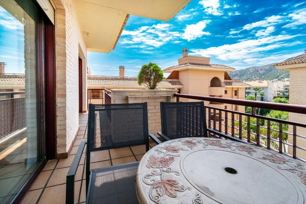 APARTMENT CAPACITY 6 THREE BEDROOM Room, Albir Confort Avenida Apartamentos, Costa Blanca