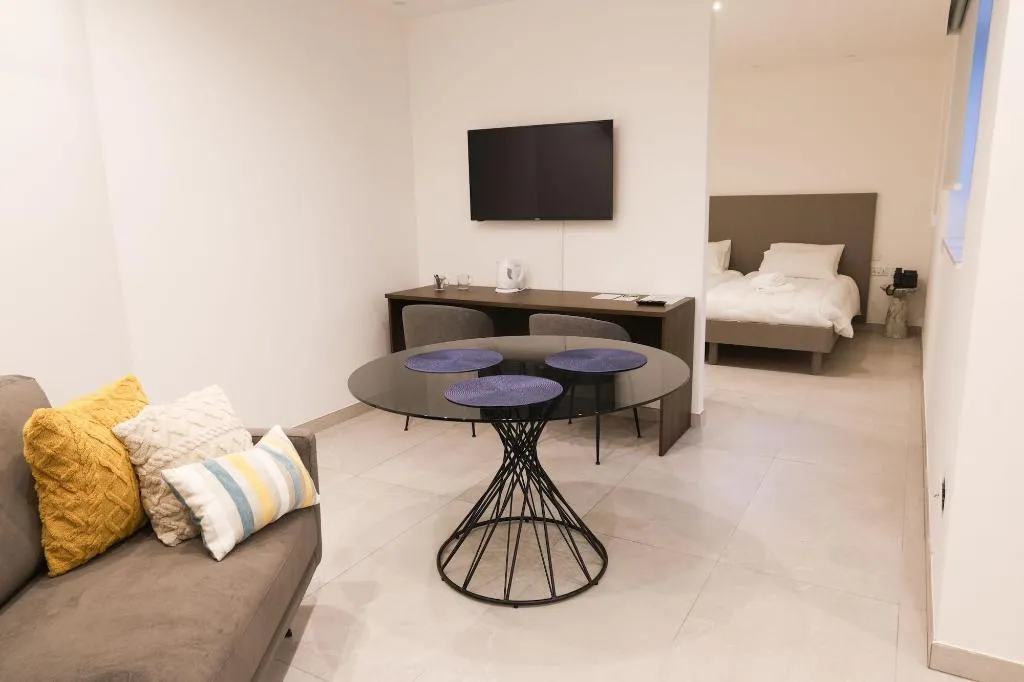 Room, The Central Guesthouse, Malta