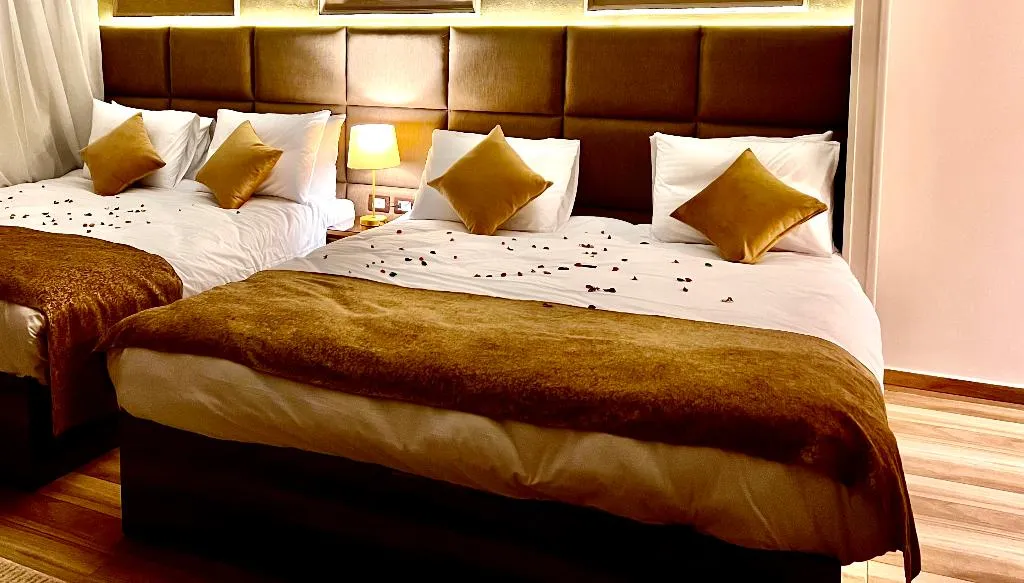 QUADRUPLE SUPERIOR KING BED Room, New Museum, Pyramids Inn, Cairo