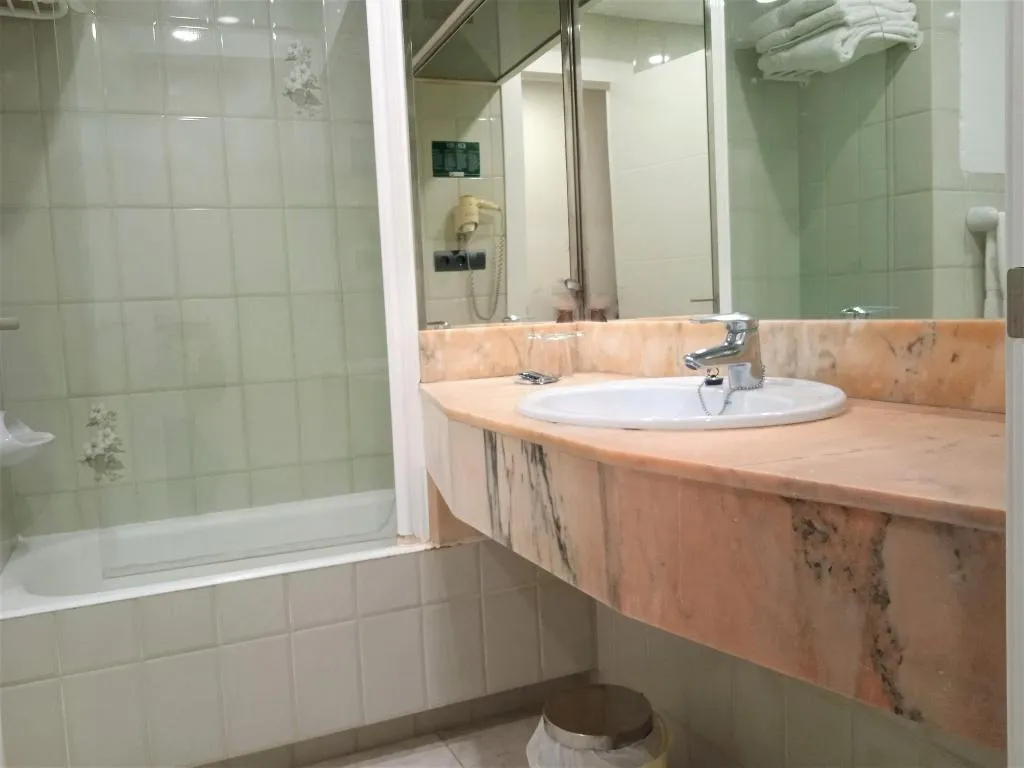 Room, Hotel 153, Barcelona