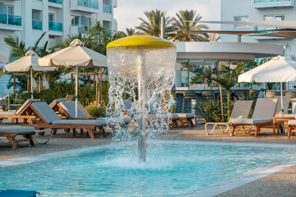Pool, Kapetanios Bay Hotel Protaras, Cyprus