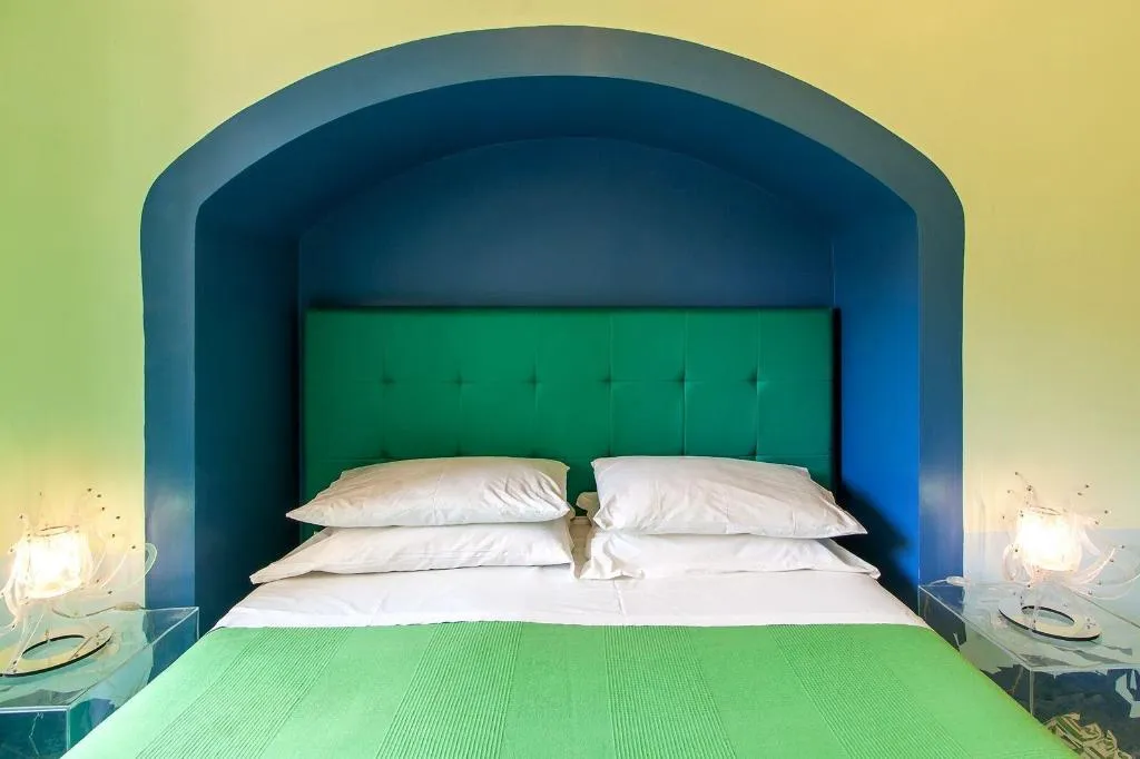 Room, Casa Astarita, Naples
