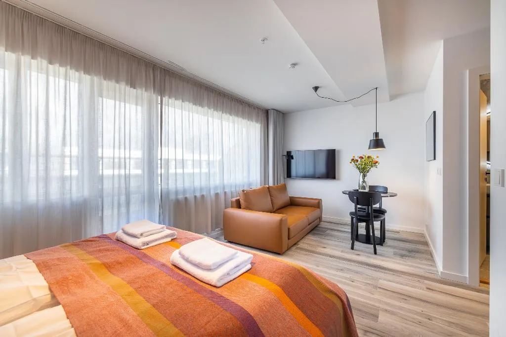 STUDIO DELUXE Room, Hlemmur Suites, Reykjavik