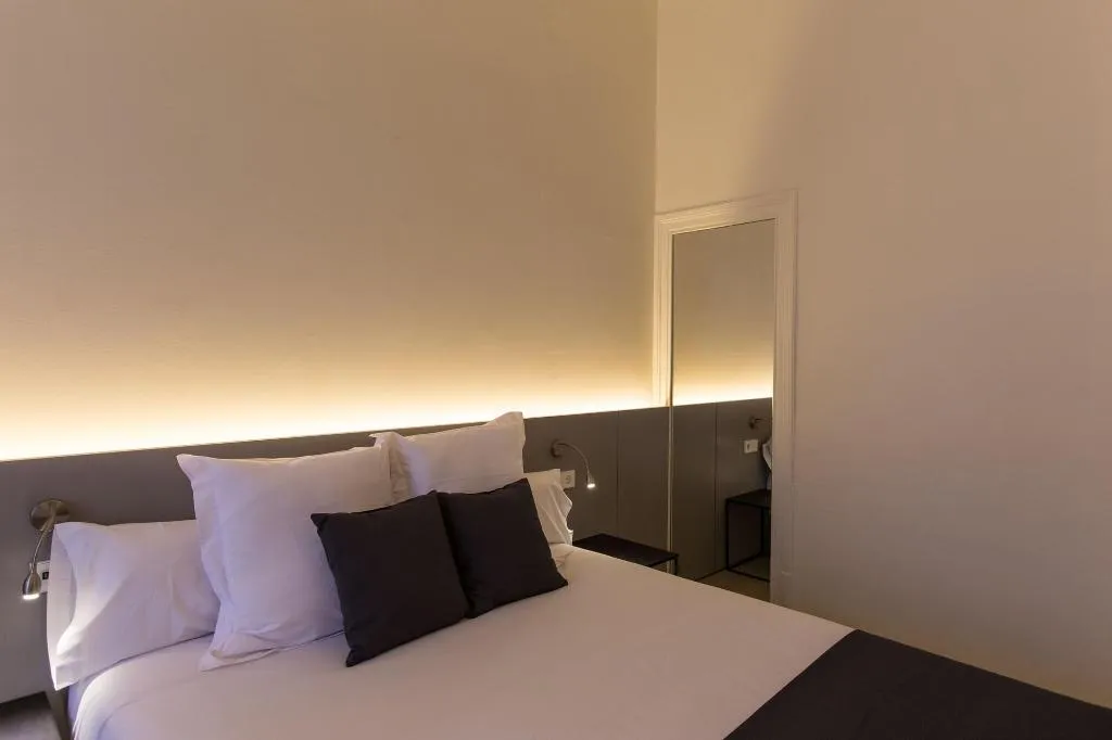 Room, Izaila Plaza Catalunya, Barcelona