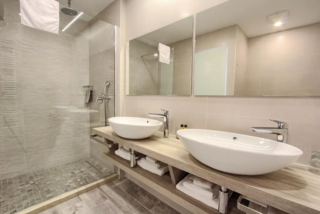APARTMENT TWO BEDROOMS WITH TERRACE Room, Kalamota Beach House, Dubrovnik