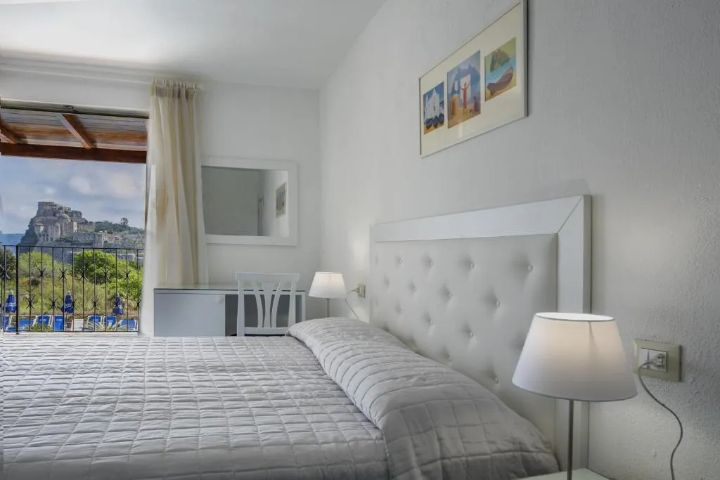 DOUBLE SEA VIEW Room, Parco Cartaromana, Naples