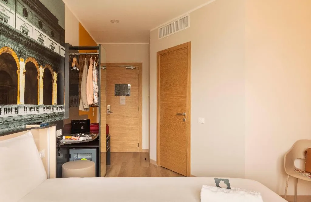 SINGLE STANDARD Room, B&B Hotel Roma Fiumicino Aeroporto Fiera 2, Rome