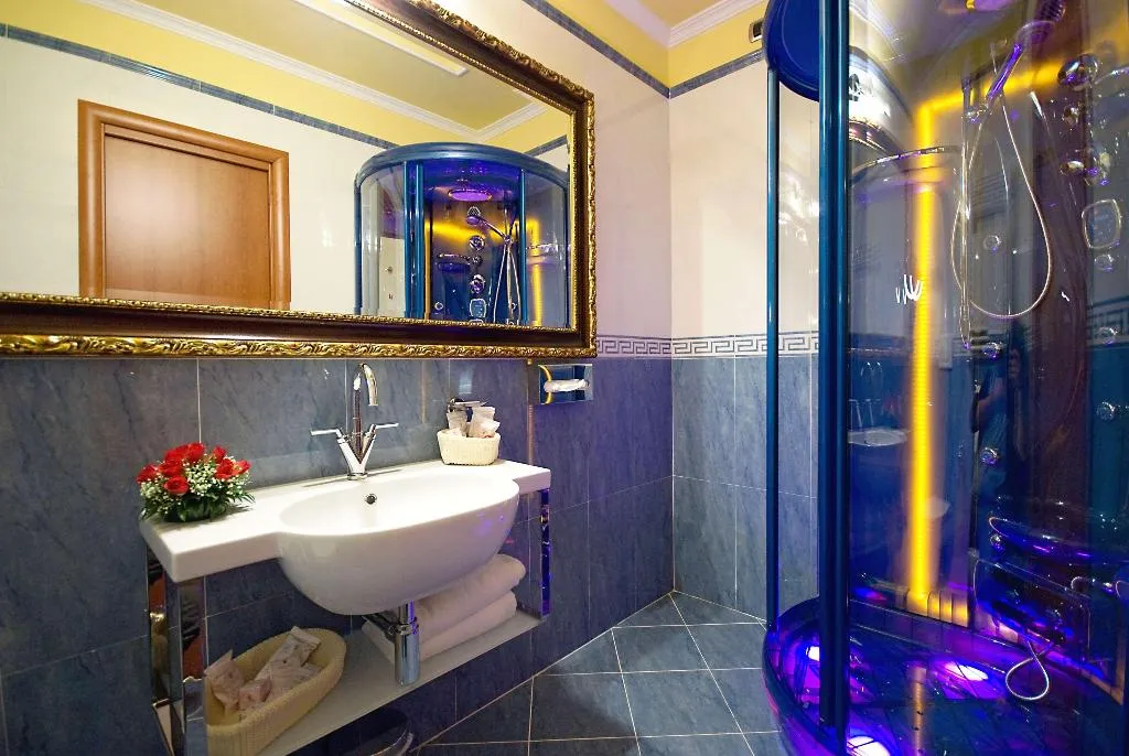TRIPLE DELUXE Room, Hotel Manfredi Suite In Rome, Rome