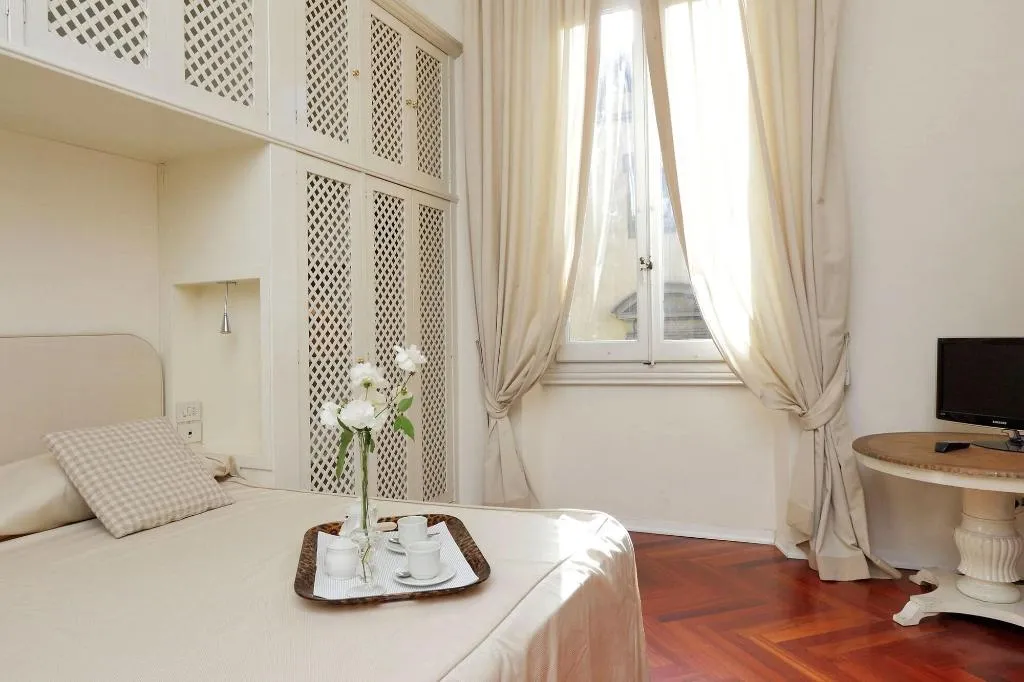 Room, Cerretani 4 Duomo Guesthouse - My Extra Home, Florence
