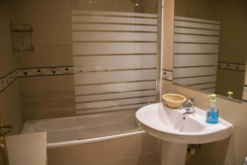 Room, Apartahotel Collarubio, Madrid