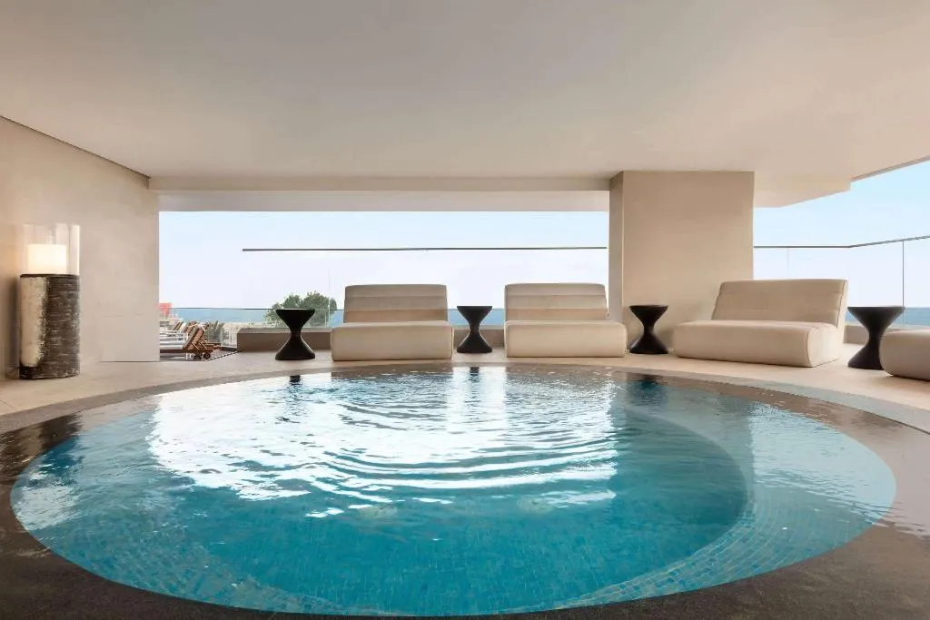 Pool, Wyndham Garden Ajman Corniche, Dubai