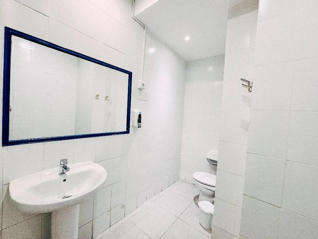 Bed in dormitory WITH SHARED BATHROOM Room, MadVibes Hostel Gran Vía, Madrid