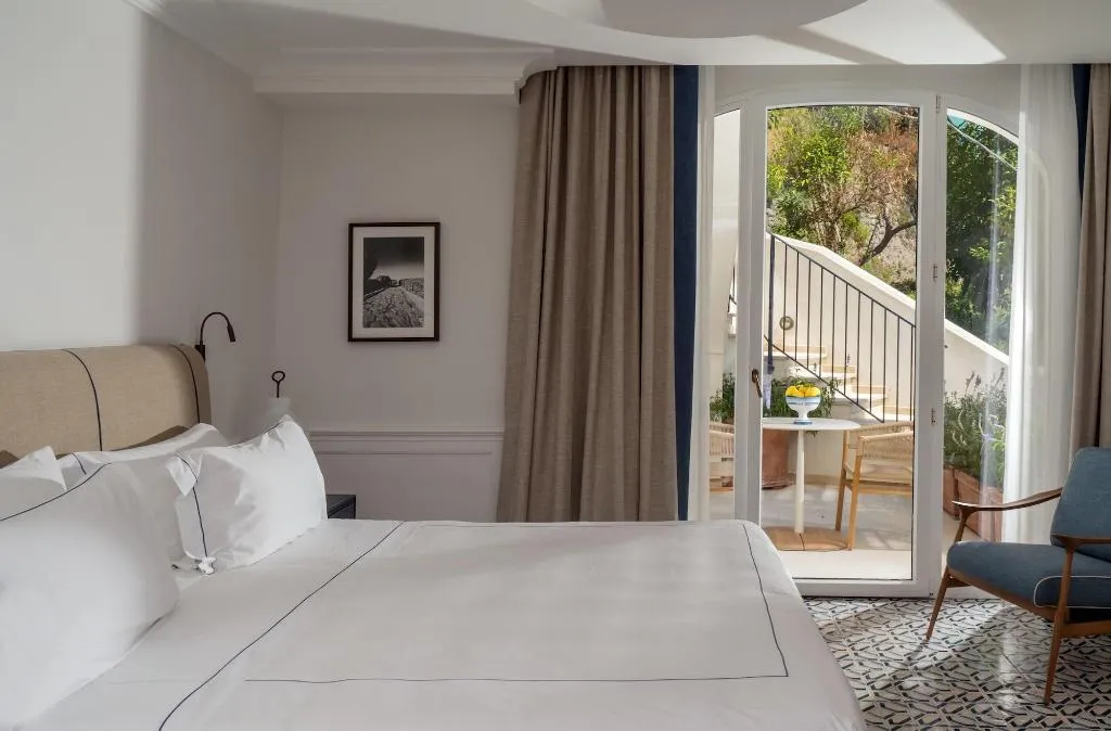 Room, Borgo Santandrea, Naples