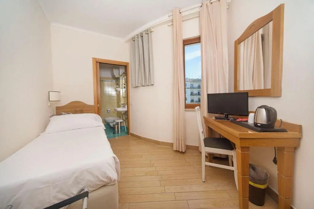 SINGLE CLASSIC Room, Tourist, Naples