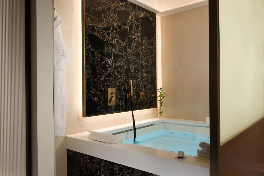 SUITE WITH JACUZZI Room, Grand Hotel Palatino, Rome