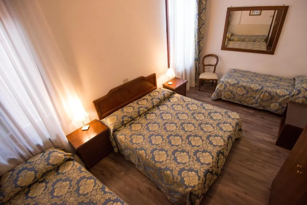 Room, Hotel Casa Peron, Venice