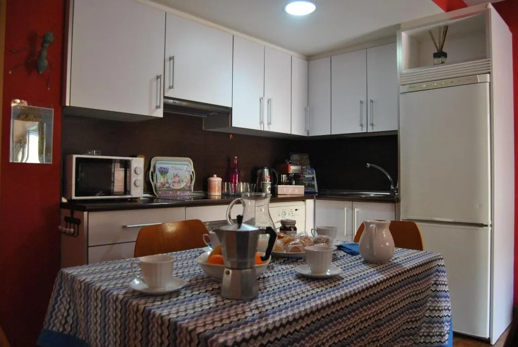 Room, Apartahotel Collarubio, Madrid