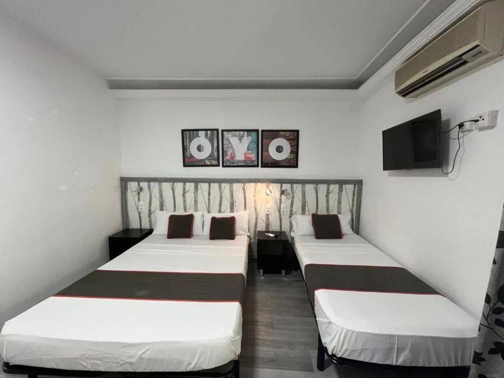 QUADRUPLE STANDARD Room, Hello Feria, Madrid