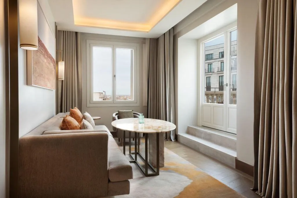SUITE WITH VIEWS Room, Jw Marriott Hotel Madrid, Madrid