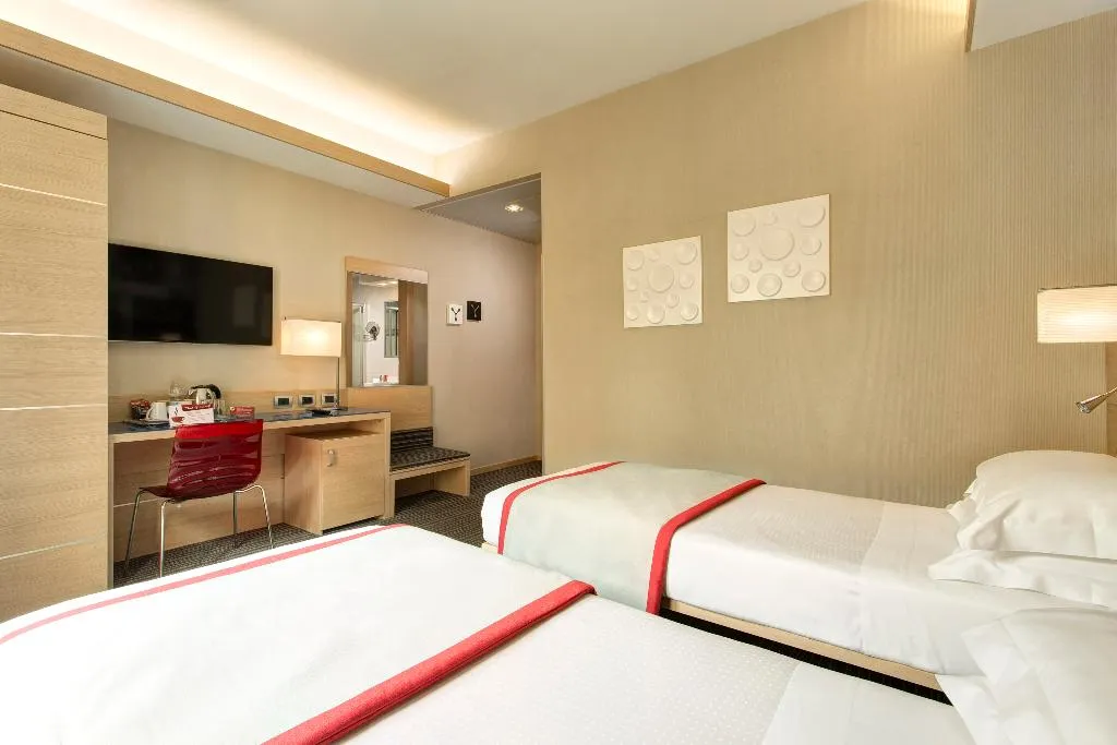 TWIN STANDARD Room, iQ Hotel Roma, Rome