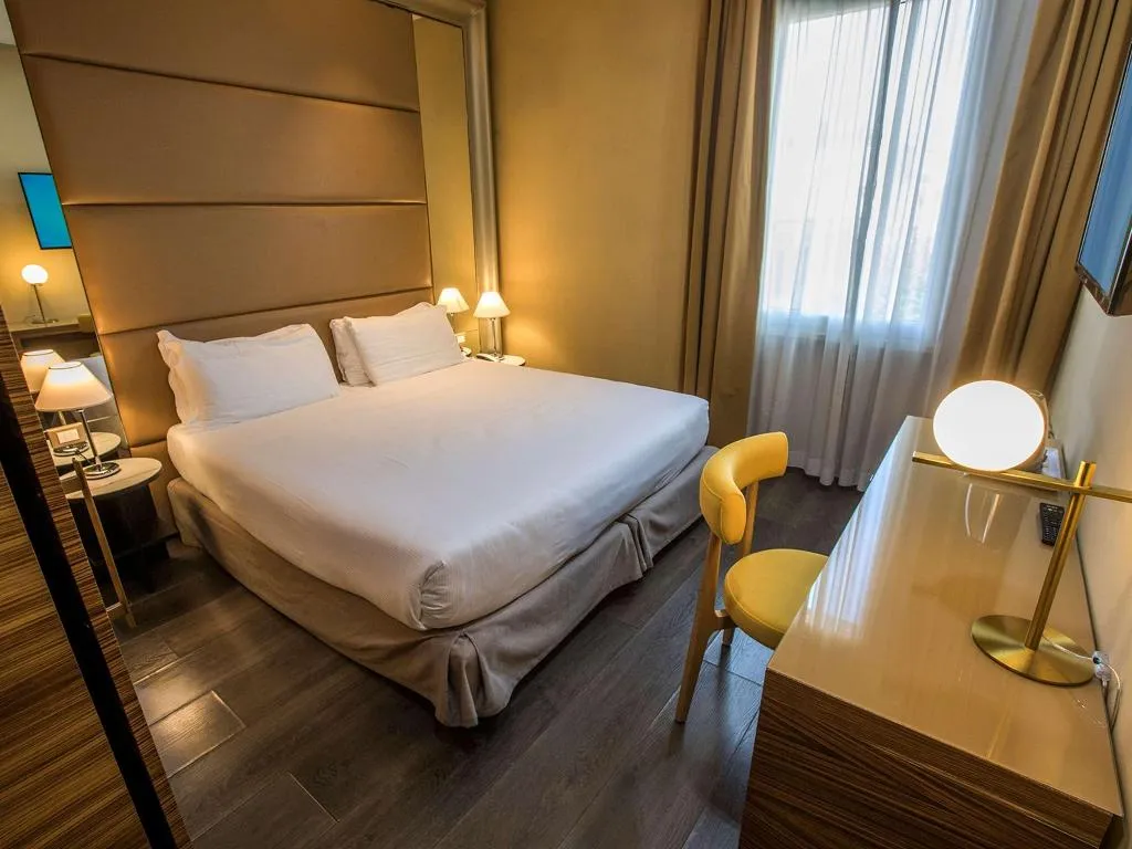 Room, Mercure Roma Centro St. John, Naples