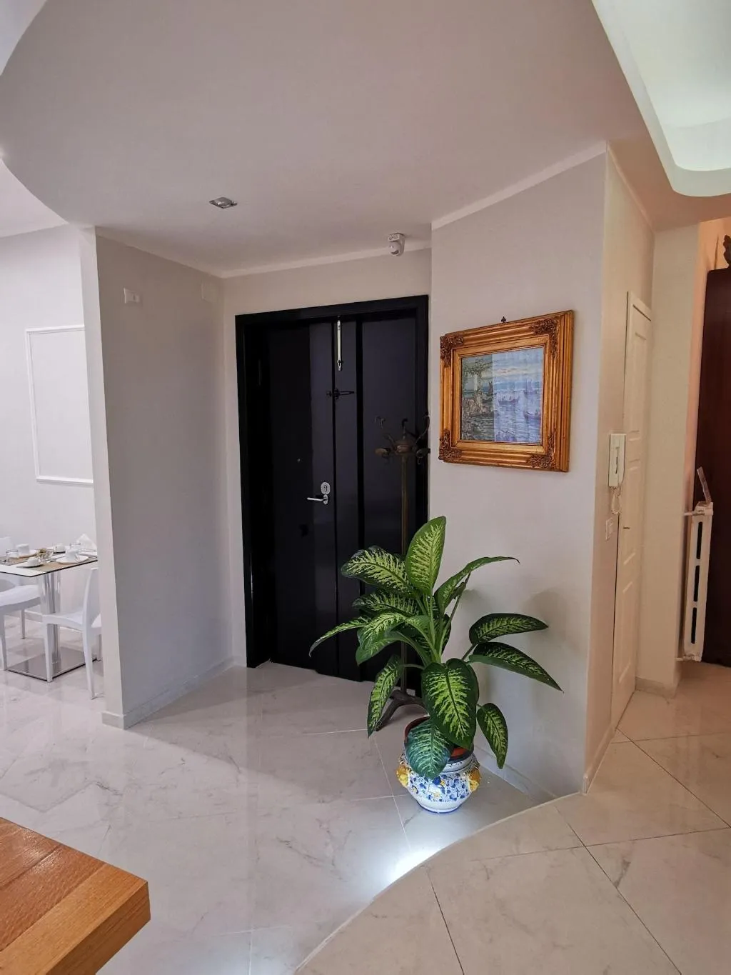 Lobby, Residenza Borbonica, Naples