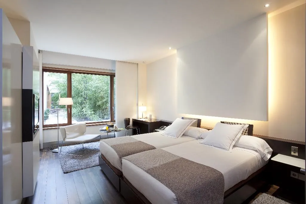 TWIN STANDARD Room, Parador de Alcala de Henares, Madrid