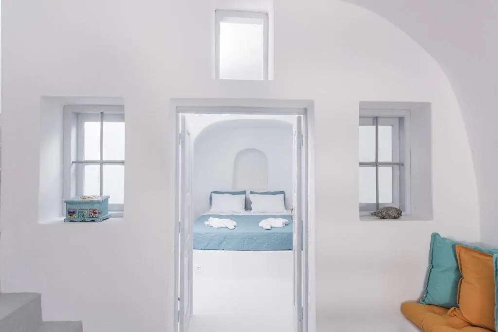 Room, Horizon Aeifos Suites, Santorini
