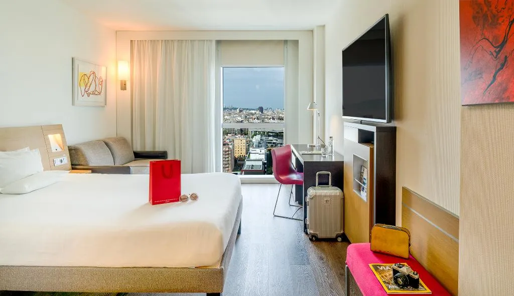 DOUBLE SUPERIOR Room, Novotel Barcelona City, Barcelona