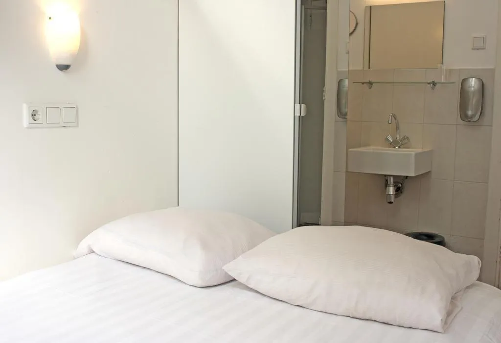DOUBLE STANDARD Room, Max Hotel Amsterdam, Amsterdam